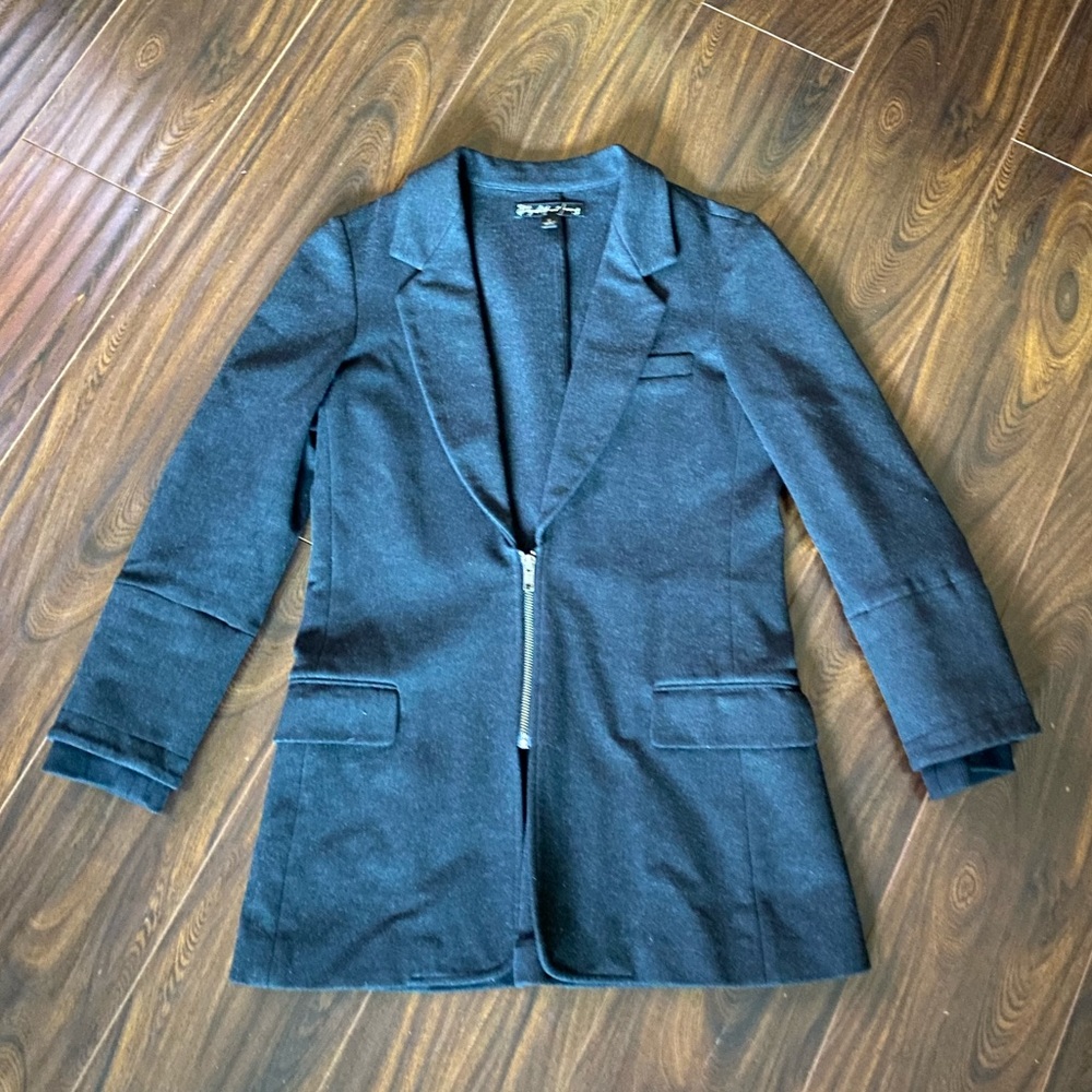 ELIZABETH & JAMES Gray Zip Blazer Jacket